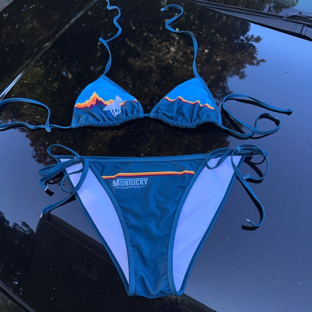 Women’s Montucky cold snack bikini size large WORN ONCE!